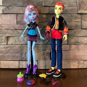 Monster High Abbey Bominable and Heath Burns Home Ick Doll Set Retired